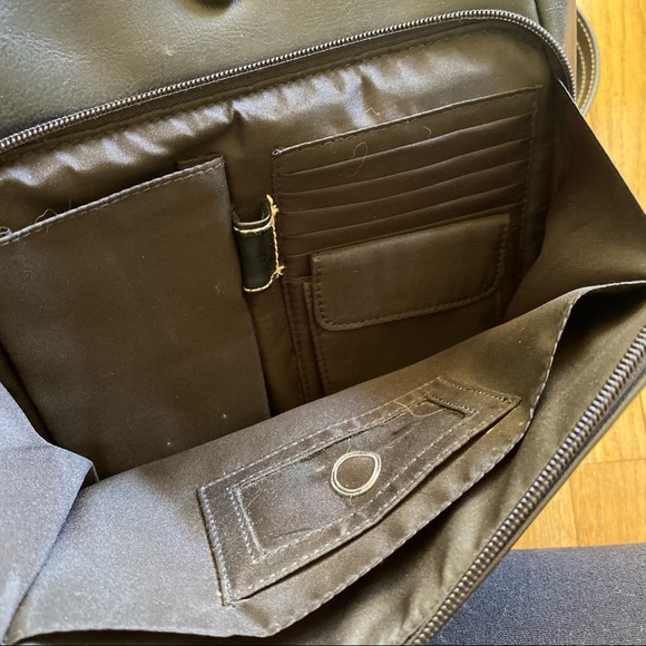 Carryland America Backpack - Picture 4 of 7